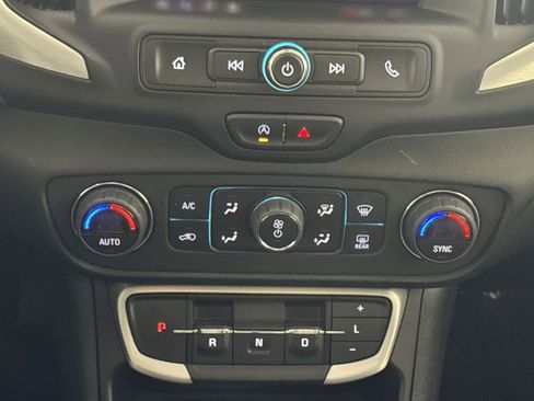 Used 2022 GMC Terrain SLE w/ Driver Convenience Package image 21