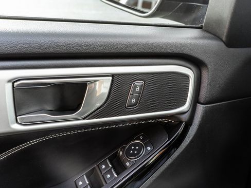 Used 2022 Ford Explorer ST w/ ST Street Pack image 19