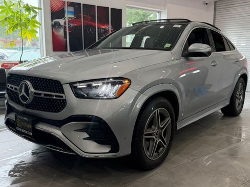 Used 2025 Mercedes-Benz GLE 450 4MATIC Coupe w/ Winter Package image 3