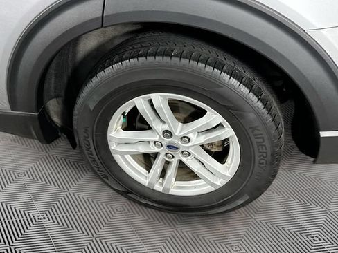 Certified 2024 Ford Explorer XLT w/ Equipment Group 202A AWD/4WD image 35