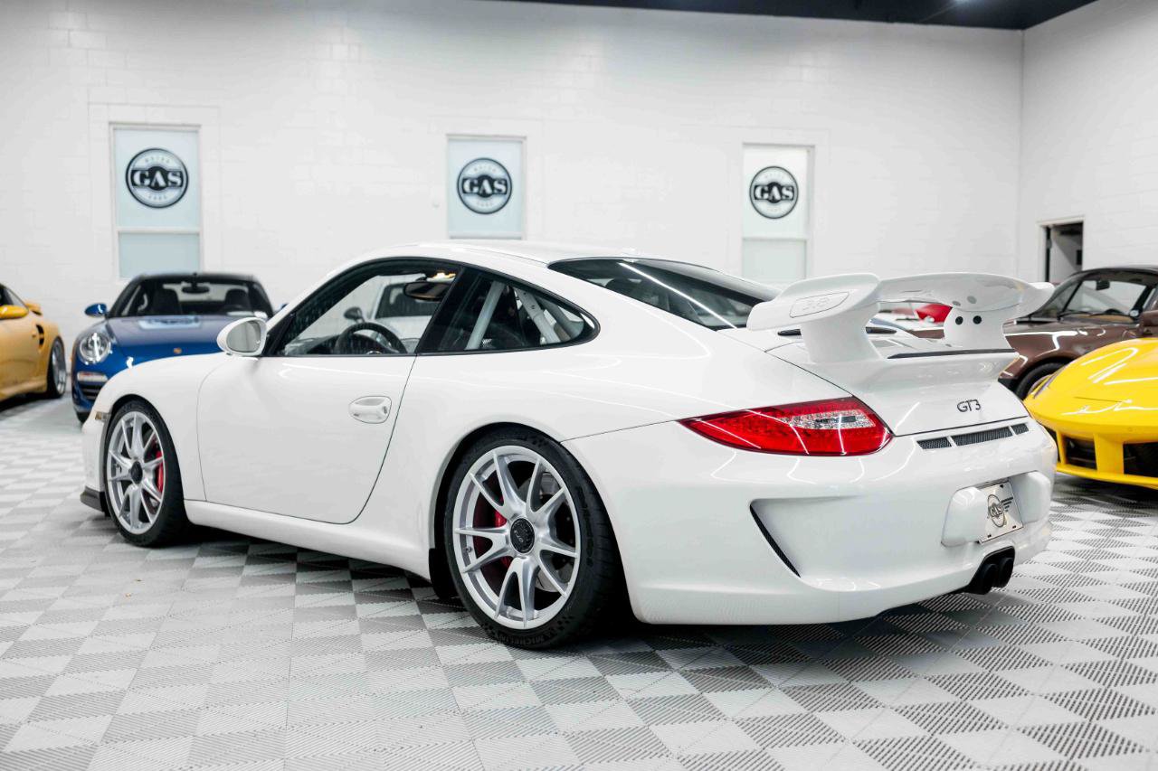 Used 2010 Porsche 911 GT3 RWD image 13