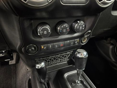 Used 2015 Jeep Wrangler Unlimited Sahara w/ Dual Top Group image 21