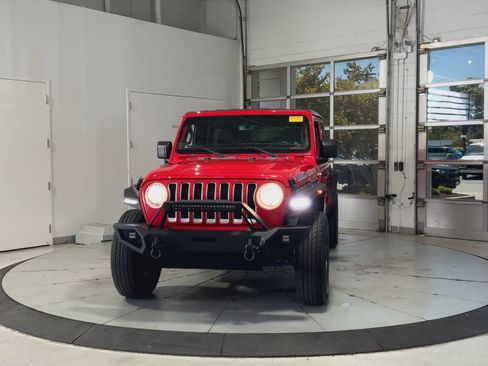 Used 2020 Jeep Wrangler Unlimited Sahara AWD/4WD image 5