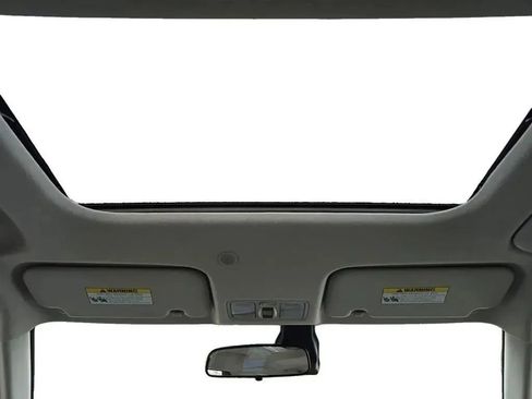 Used 2023 Hyundai Venue SEL image 14