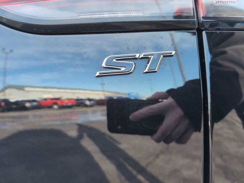 Used 2021 Buick Envision Essence w/ Sport Touring Package image 30