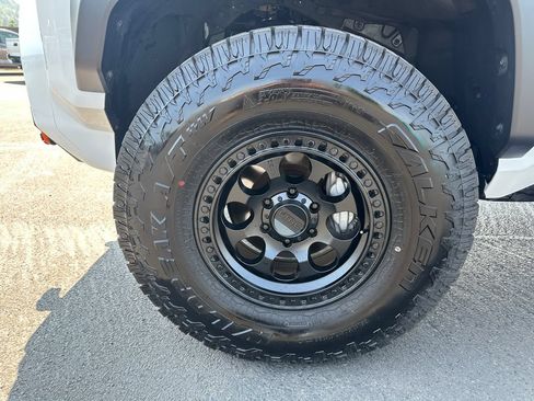 Used 2025 Toyota 4Runner Trailhunter AWD/4WD image 12