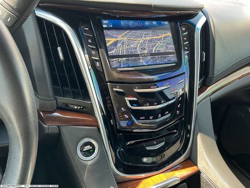 Used 2019 Cadillac Escalade Luxury RWD image 14