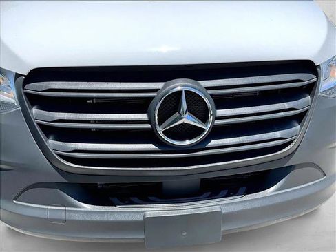 Used 2025 Mercedes-Benz Sprinter 2500 image 28