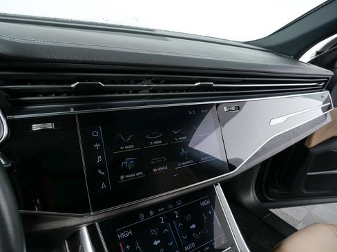Used 2023 Audi Q8 Premium Plus image 13