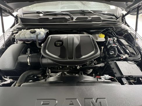 Used 2025 RAM 1500 Laramie AWD/4WD image 25