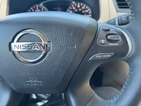 Used 2019 Nissan Pathfinder SL AWD/4WD image 30