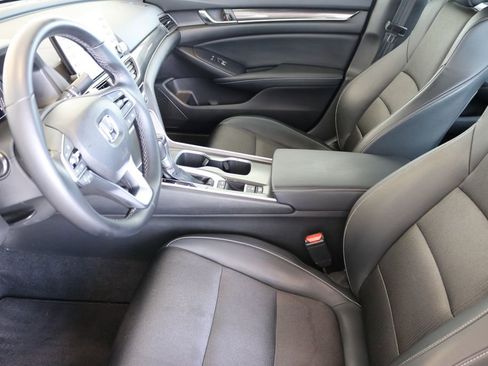 Used 2018 Honda Accord Sport image 17