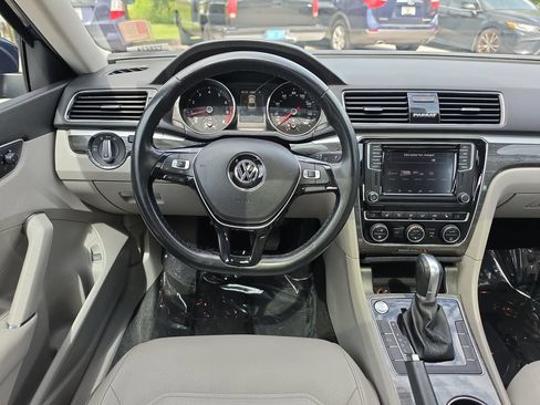 Used 2018 Volkswagen Passat 2.0T SE FWD image 27
