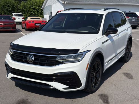 Used 2022 Volkswagen Tiguan SE R-Line FWD image 3