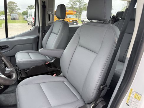 Used 2019 Ford Transit 350 XL image 8