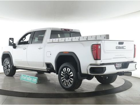 Used 2024 GMC Sierra 2500 Denali Ultimate AWD/4WD image 8