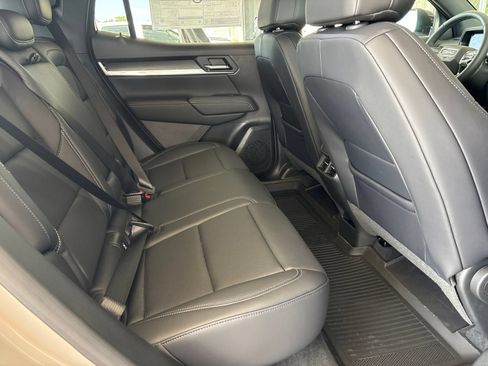 New 2027 GMC Terrain Elevation w/ Elevation Premium Package FWD image 18