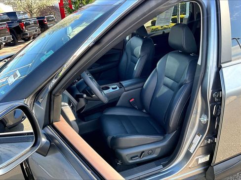 Used 2023 Nissan Rogue SV w/ SV Premium B Package image 10