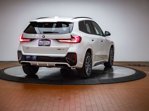 Used 2025 BMW X1 xDrive28i w/ M Sport Package AWD/4WD image 5