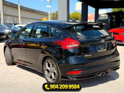 Used 2018 Ford Focus ST w/ Equipment Group 401A FWD image 7
