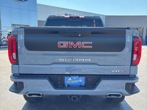 Used 2025 GMC Sierra 1500 AT4 w/ AT4 Premium Package AWD/4WD image 9