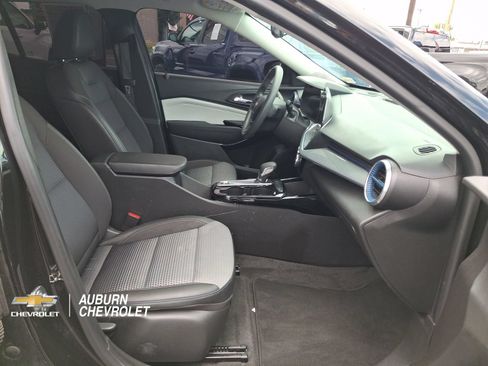 Used 2024 Chevrolet Trax LT FWD image 23
