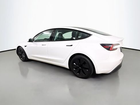Used 2024 Tesla Model 3 Standard Range RWD image 5