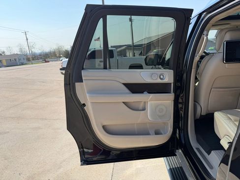 Used 2018 Lincoln Navigator L Reserve w/ Technology Package image 36