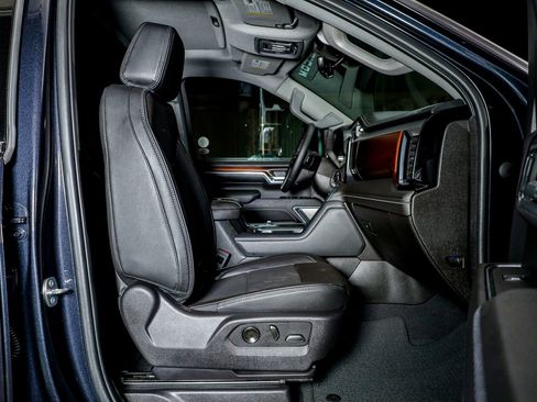 Used 2024 GMC Sierra 2500 Denali w/ Denali Reserve Package image 30