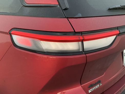 Used 2024 Jeep Grand Cherokee Altitude image 13