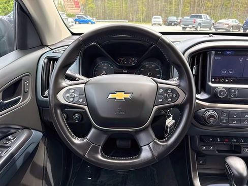 Used 2022 Chevrolet Colorado Z71 AWD/4WD image 25