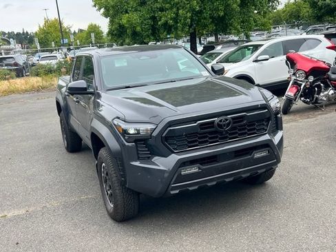 Used 2025 Toyota Tacoma TRD Off-Road w/ TRD Off Road Premium Package AWD/4WD image 7