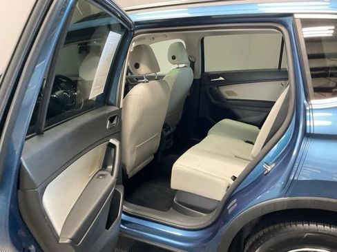 Used 2019 Volkswagen Tiguan SE w/ Panoramic Sunroof Package AWD/4WD image 18