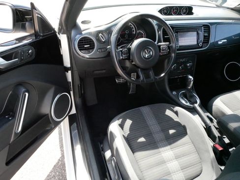 Used 2013 Volkswagen Beetle 2.0T FWD image 9