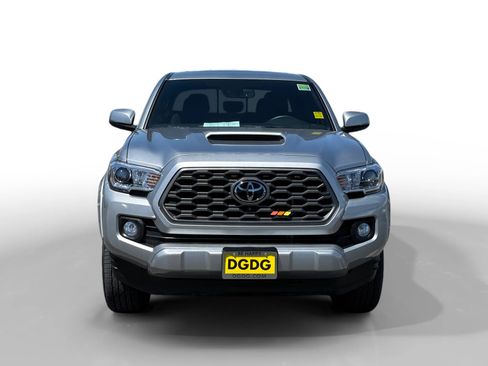 Used 2023 Toyota Tacoma TRD Sport w/ TRD Premium Sport Package AWD/4WD image 8
