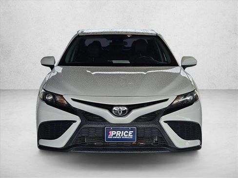 Used 2021 Toyota Camry SE w/ Carpet Mat Package (TMS) FWD image 2