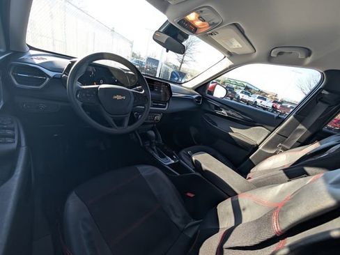 Used 2025 Chevrolet TrailBlazer LT image 6