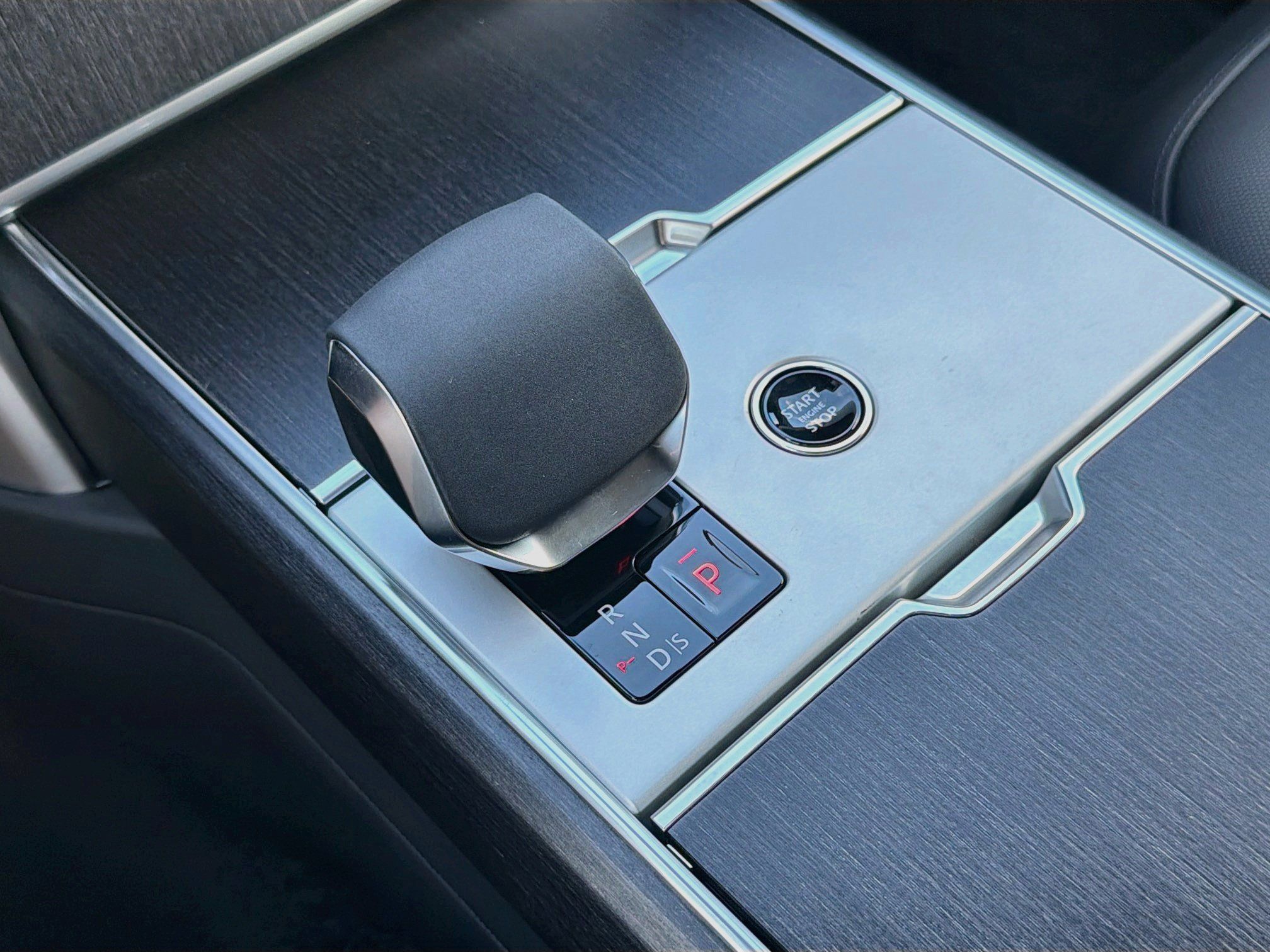 New 2026 Land Rover Range Rover SE AWD/4WD image 30