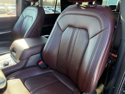 Used 2024 Ford Expedition Limited image 23