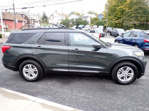 Certified 2022 Ford Explorer XLT w/ Equipment Group 202A image 7