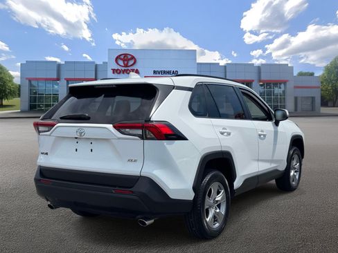 Used 2025 Toyota RAV4 XLE FWD image 6