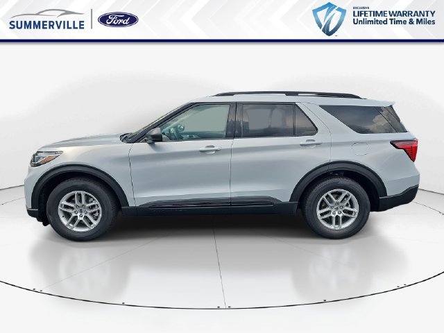 New 2026 Ford Explorer Active RWD image 8