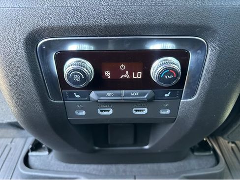 Used 2023 GMC Yukon Denali Ultimate AWD/4WD image 7
