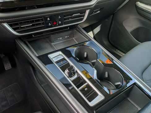 Used 2024 Volkswagen Atlas SE image 8