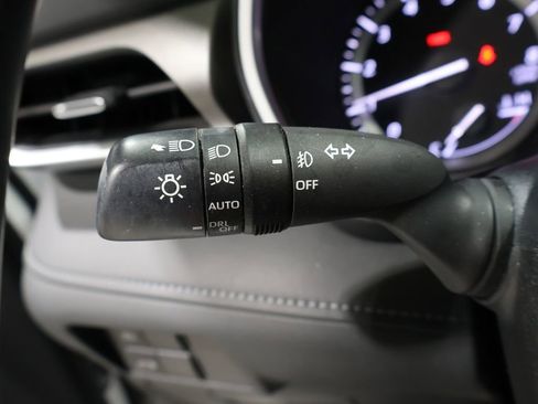 Certified 2022 Toyota Highlander XLE image 34