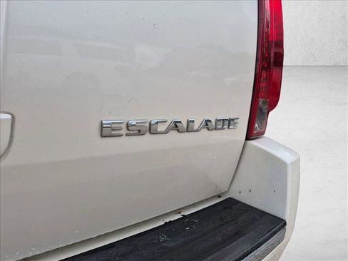 Used 2012 Cadillac Escalade ESV Platinum AWD/4WD image 11