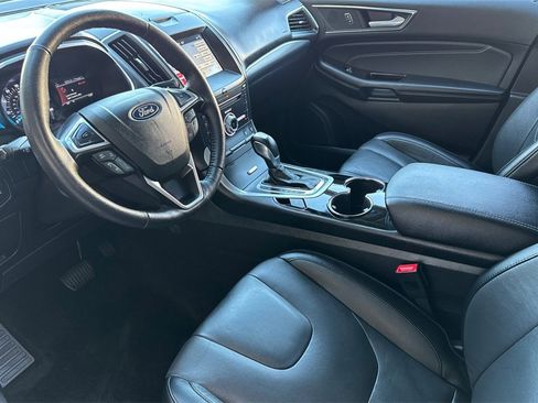 Used 2018 Ford Edge Titanium w/ Equipment Group 302A image 9