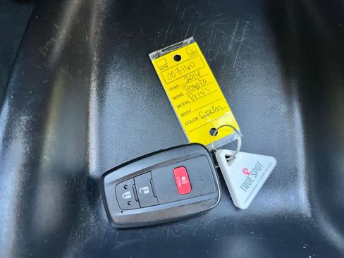 Used 2016 Toyota Prius Two image 33