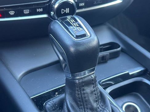 Used 2020 Volvo V60 T5 Cross Country image 23