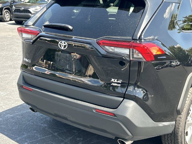 Used 2025 Toyota RAV4 XLE AWD/4WD image 11